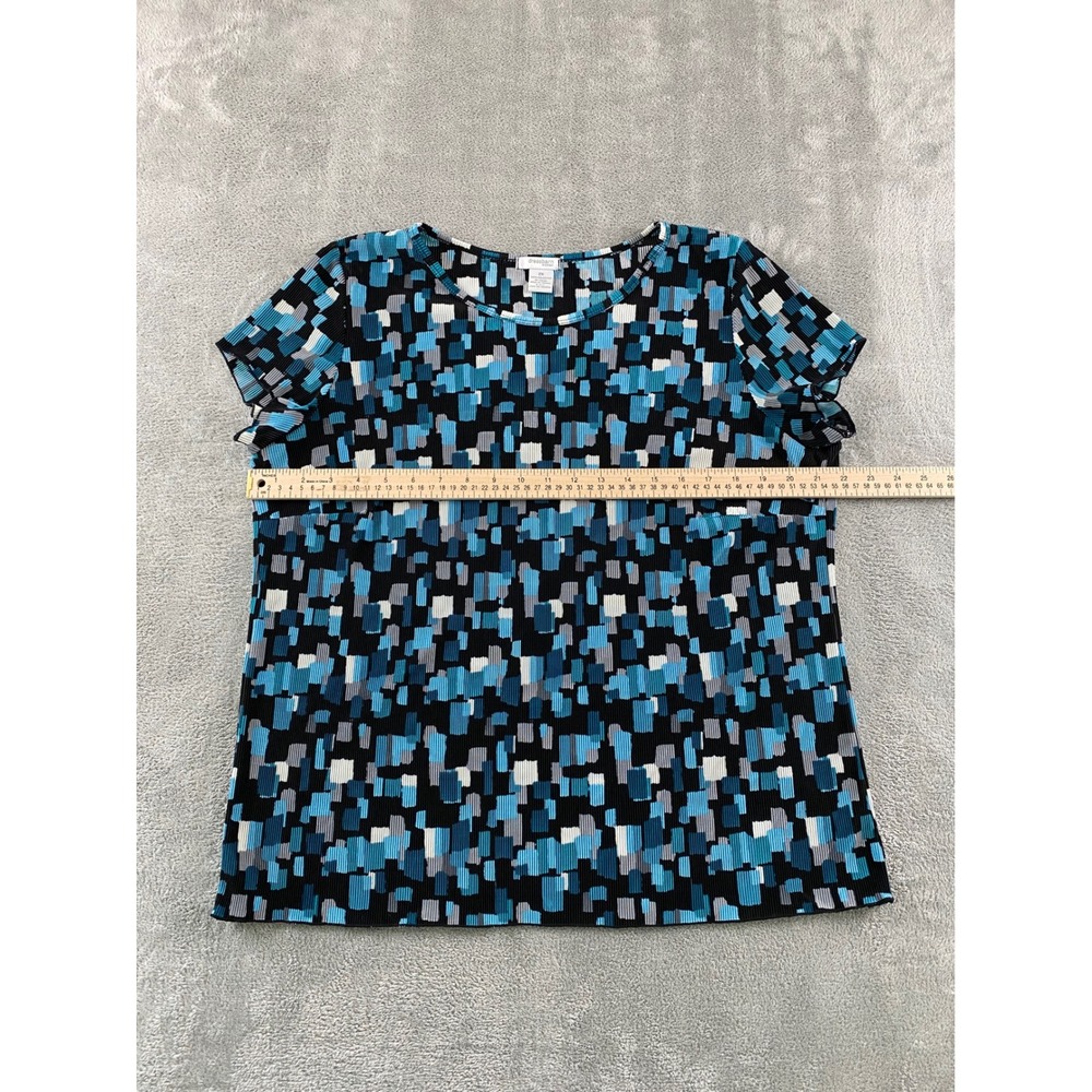 Dressbarn Woman 2X Blue Geometric Micro Pleated Short Sleeve Blouse Top RN118589 - Picture 3 of 8